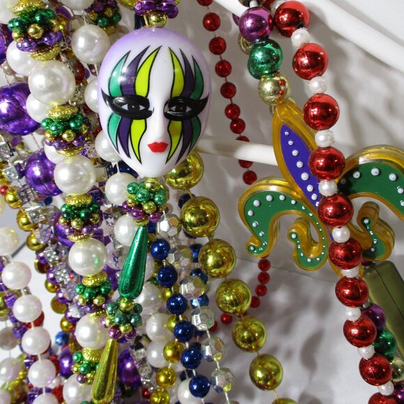 Bundle of Mixed NOLA Mardi Gras Beads Necklaces New Orleans - Picture 5 of 7